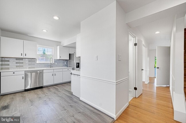 Building Photo - 17515 Sabrina Terrace
