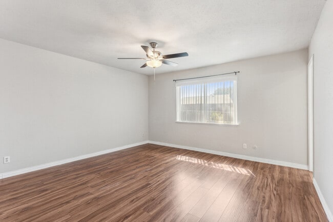 Building Photo - 540 Oldbridge Dr