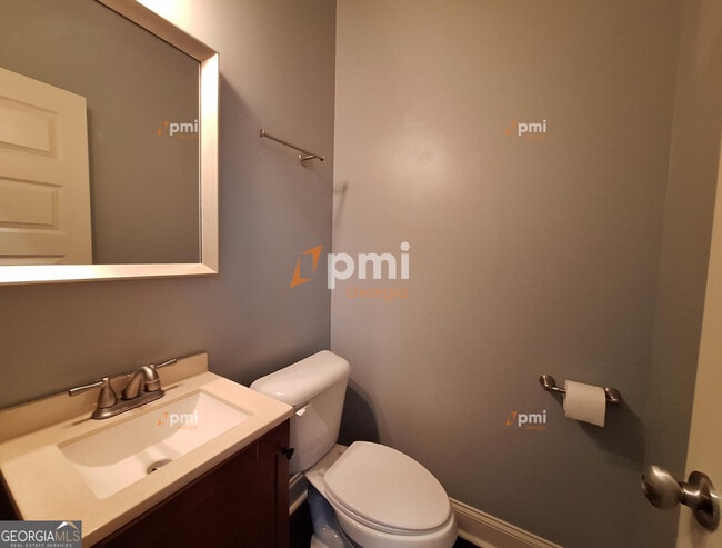 Building Photo - 2449 Boulder Rd SE