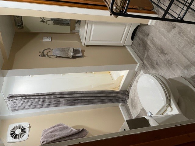 Building Photo - 5435 Fifth Ave