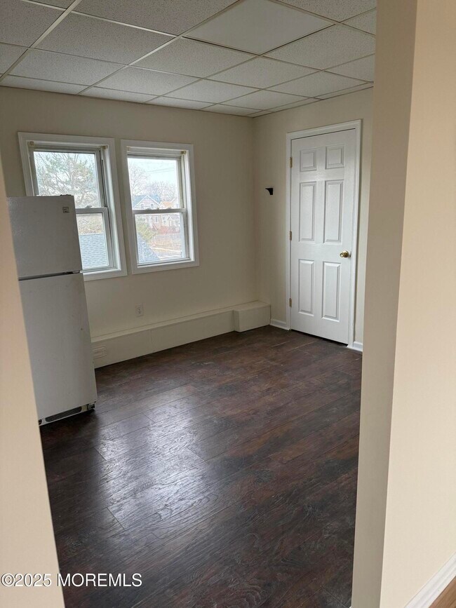 Building Photo - 257 Carr Ave