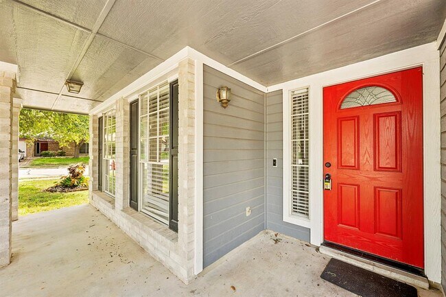 Building Photo - 17249 Sandwick Dr