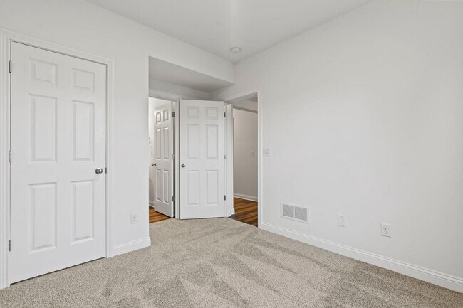 Building Photo - 929 Camden Ct