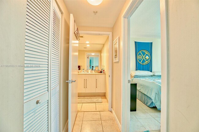 Building Photo - 325 S Biscayne Blvd