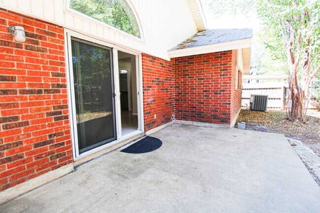 Building Photo - 3223 Tree Grove Dr