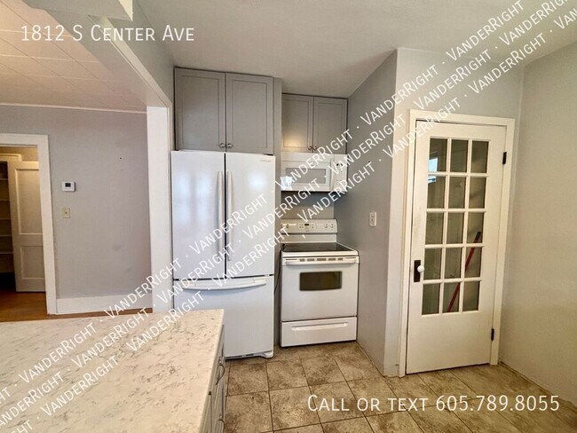 Building Photo - 1812 S Center Ave