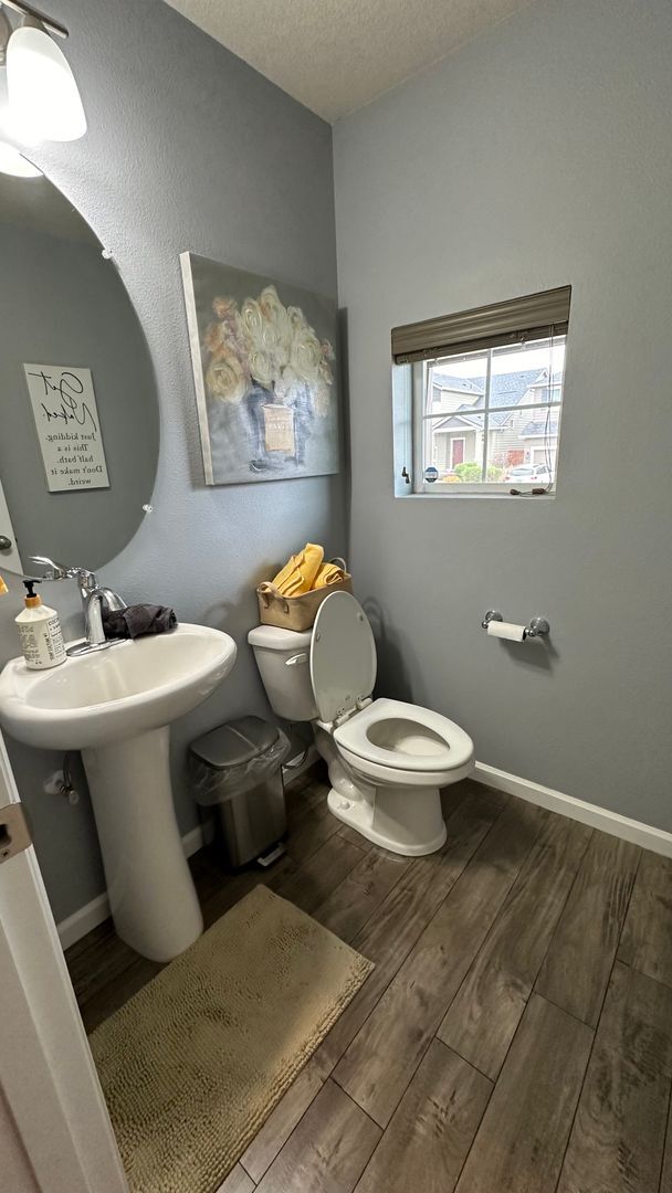Building Photo - Gorgeous Corner lot 4 bed home! Happy Vall...