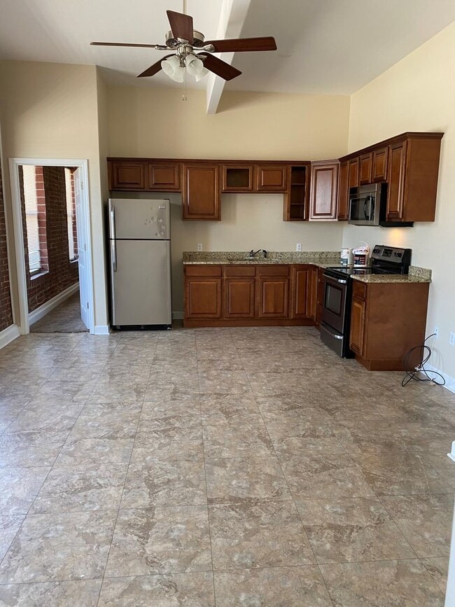 Primary Photo - One Bedroom Loft Apartment Available in Hi...
