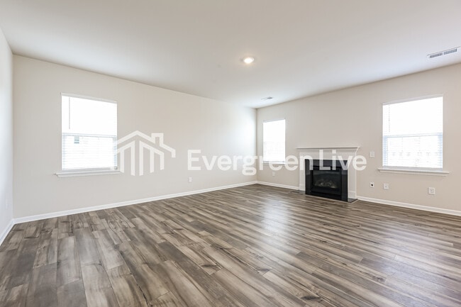 Building Photo - now