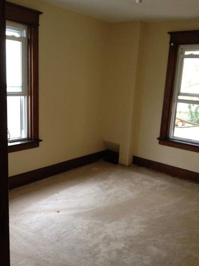 Building Photo - 3 Bedroom 1 Bath in Carlisle, PA!