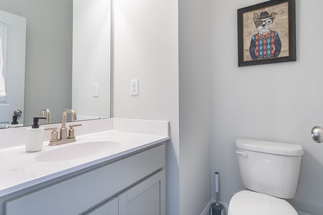 Building Photo - 595 Appalachian Trl S