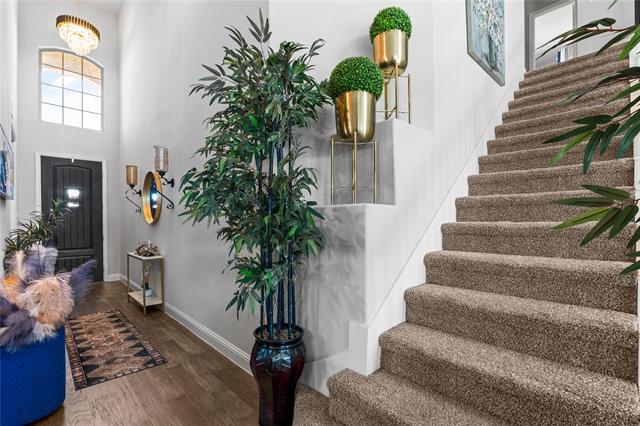 Building Photo - 6017 Mango Dr