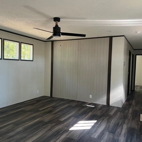 Building Photo - 302 Falcon Dr