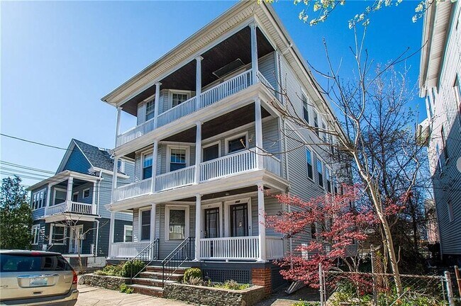 Building Photo - 117 Grove St