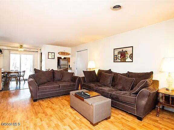 Building Photo - 161 Cedarview Ln