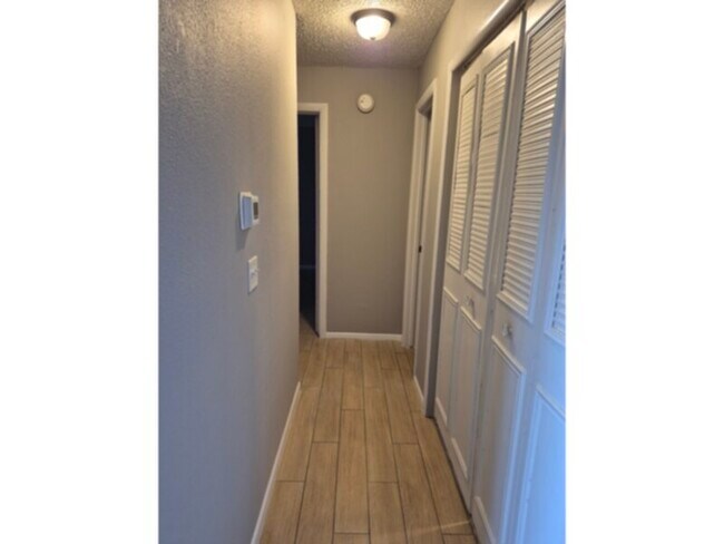 Building Photo - Condo