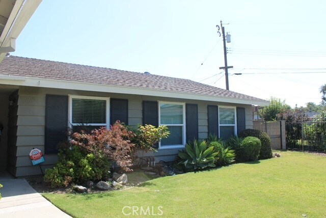Building Photo - 548 Stanford Ave