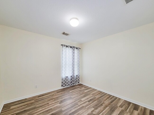 Building Photo - 12835 Regal Oaks Bend Ln