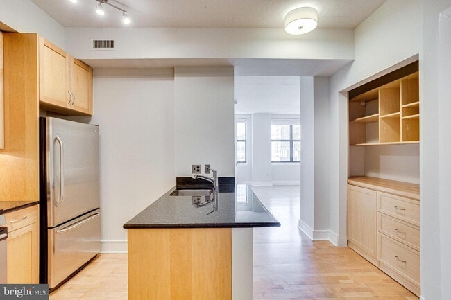 Building Photo - 809 6th St NW