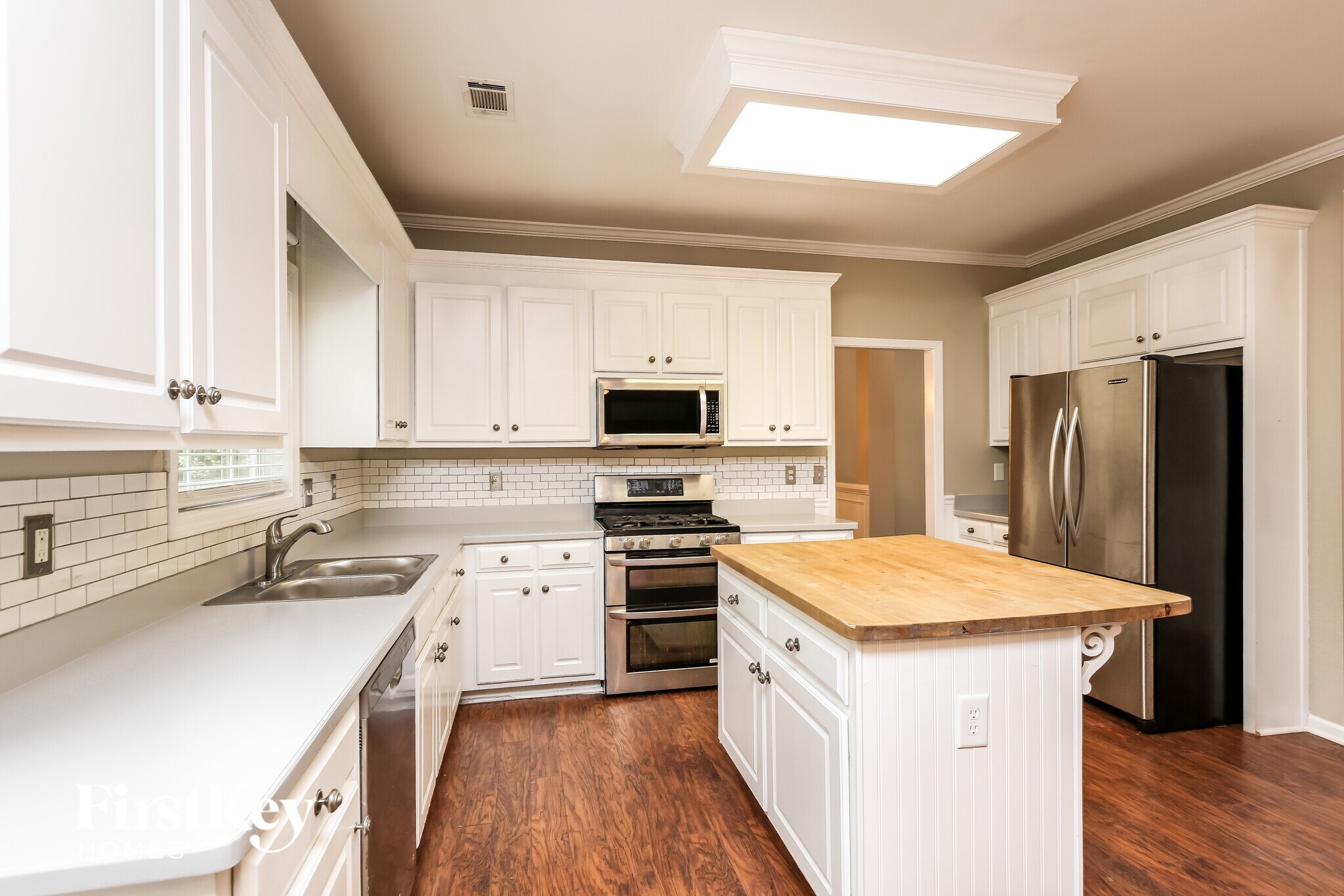 Building Photo - 5948 Mathias Way