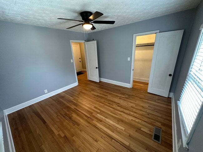 Building Photo - 958 Winburn Dr