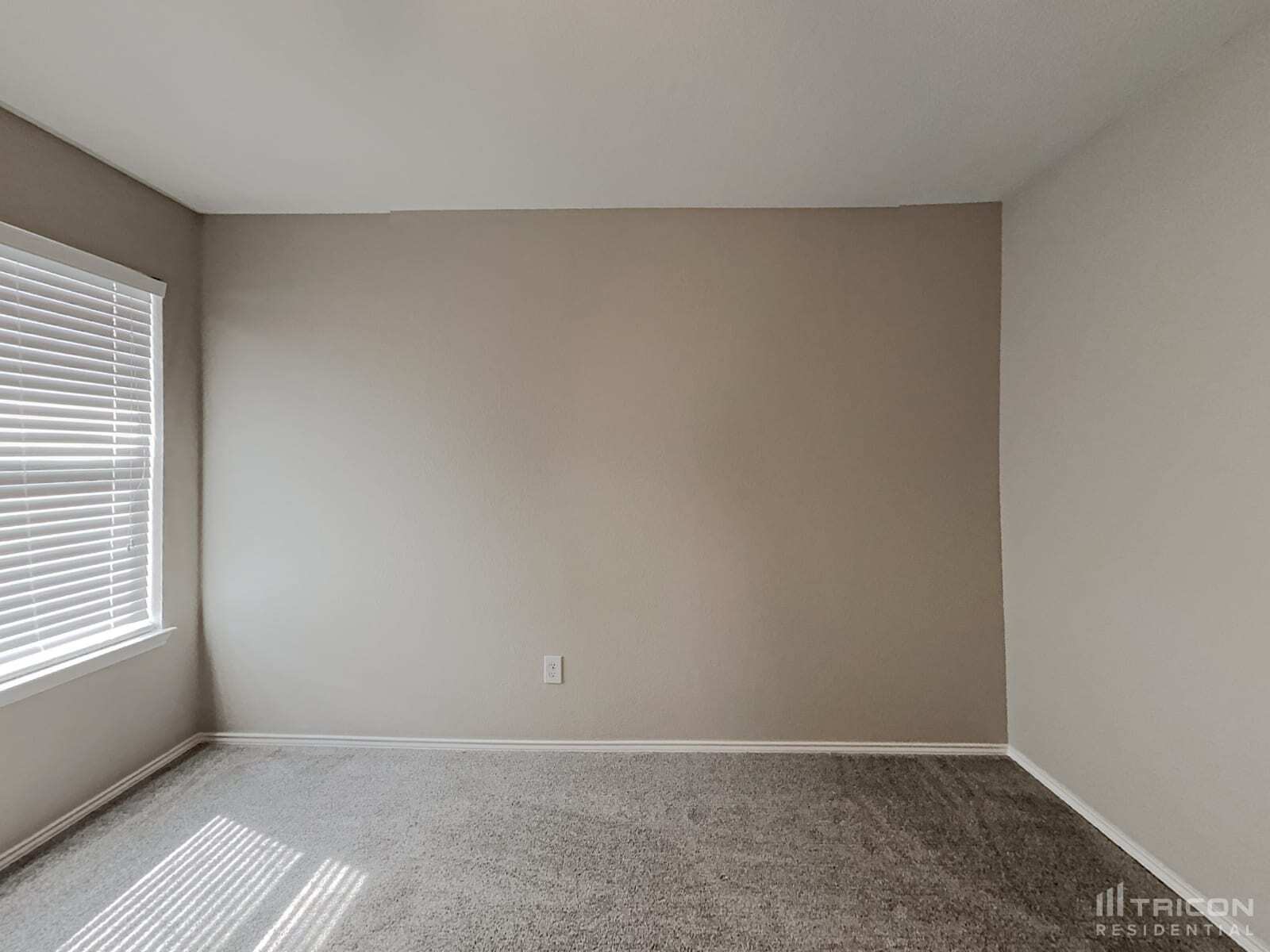 Building Photo - 429 Sandy Creek Dr