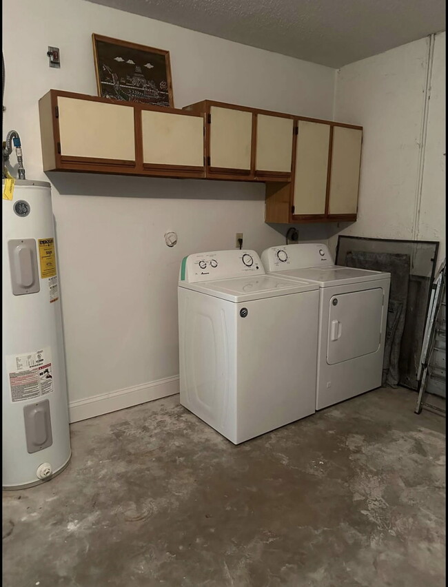 Building Photo - 1275 McDermott Ln