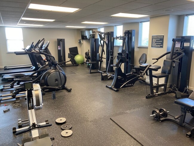 Building Photo - 1315 East Blvd