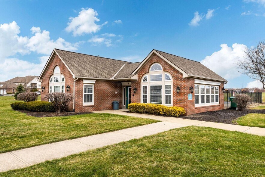 Building Photo - 677 Spring Valley Dr