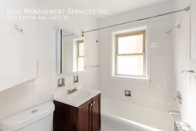 Building Photo - 4835 N Hoyne Ave