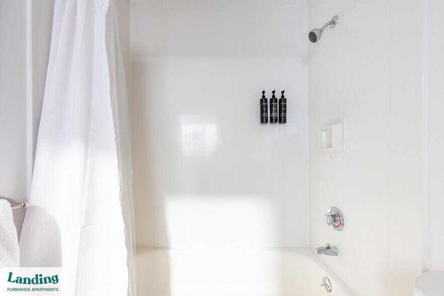 Building Photo - 45 Willow St