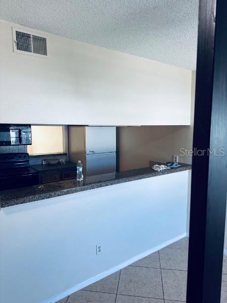 Building Photo - 7132 Waterside Dr