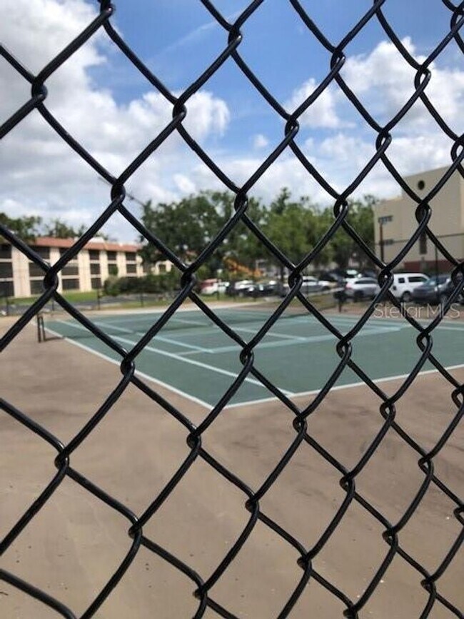 Building Photo - AVAILABLE OFF SEASON FOR $1,800/MO.  LONG TERM NEGOTIABLE