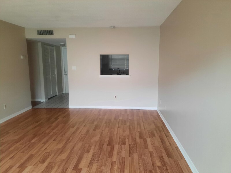 Building Photo - 2050 Oleander Blvd
