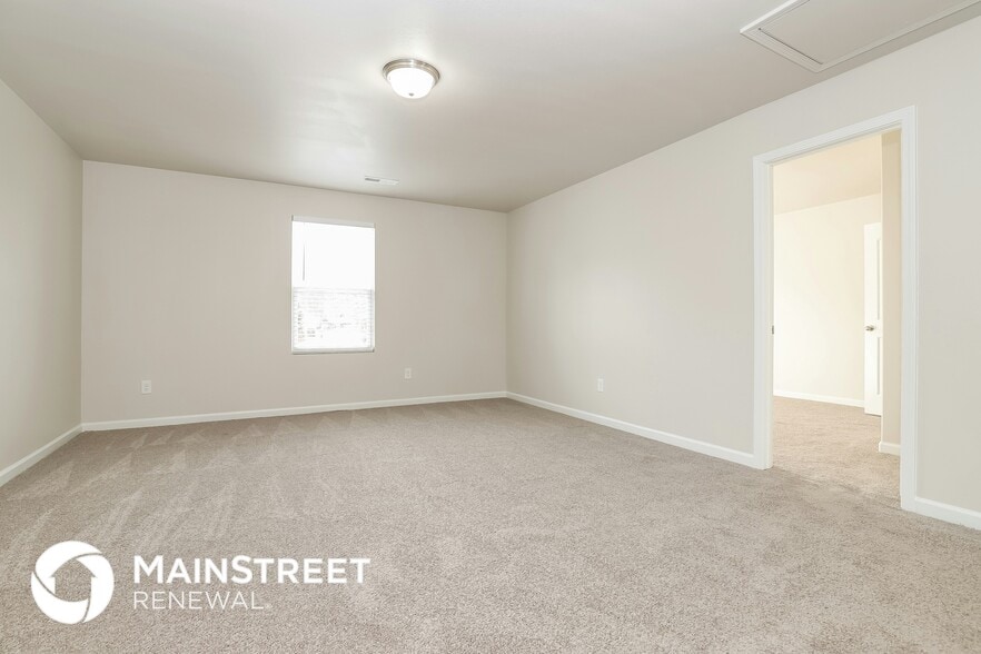 Building Photo - 4111 Vershire Ave