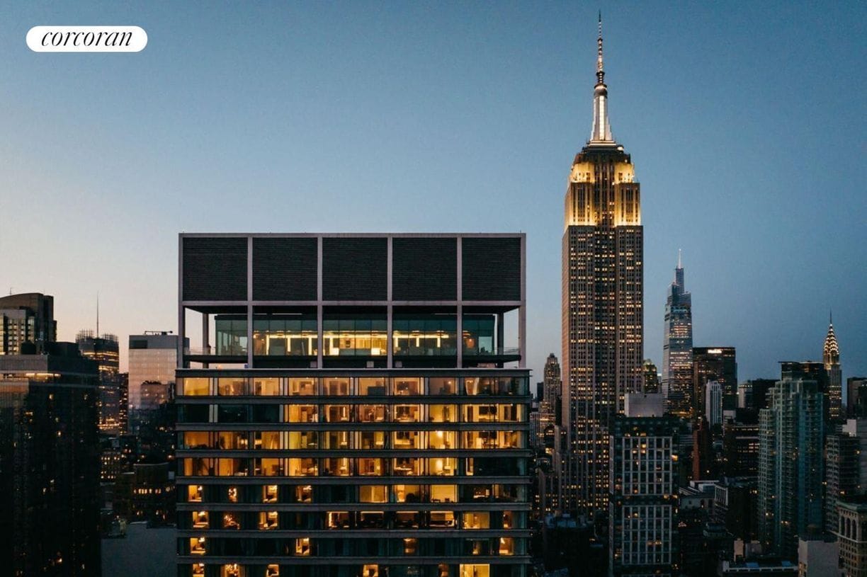 Building Photo - 25 W 28th St