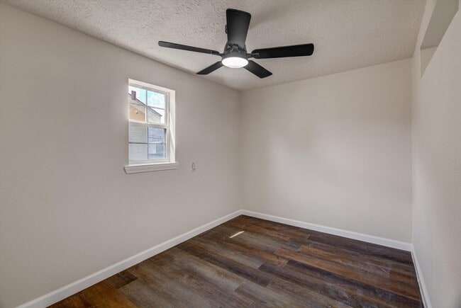 Building Photo - 1118 Cypress St