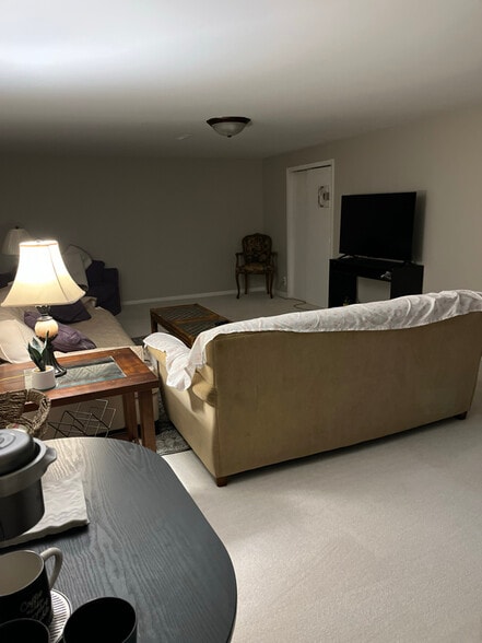 Building Photo - 1918 Porter Ave