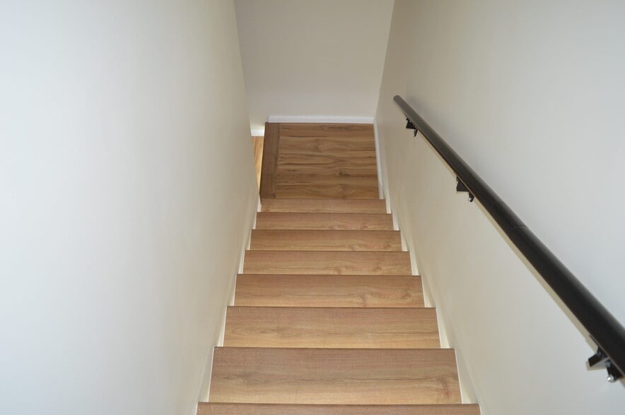 Building Photo - 328 N Allen St