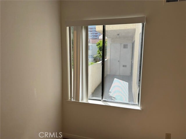 Building Photo - 700 W 3rd St