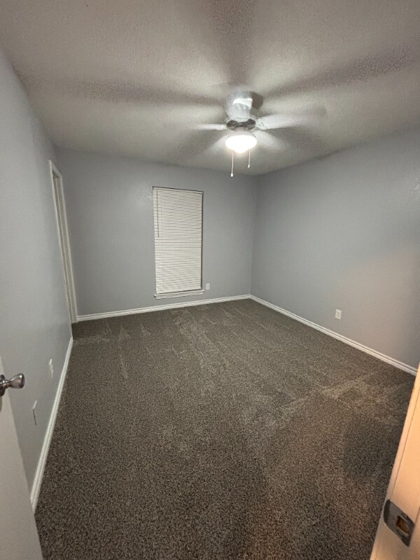 Building Photo - 901 Marilyn Dr