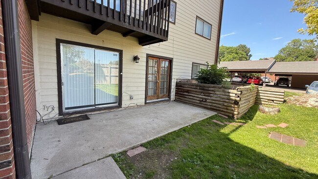 Building Photo - 2-Bedroom, 2-Bath Condo Near City Center i...