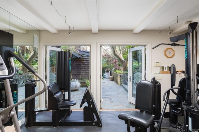 Building Photo - 7 Miller Ave