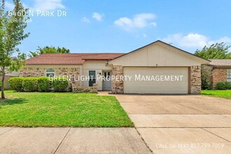 Building Photo - 6460 N Park Dr
