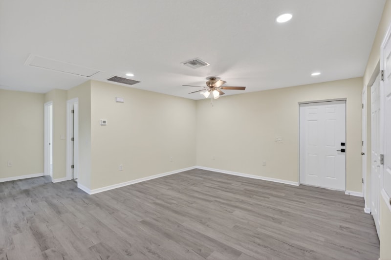 Building Photo - 920 23rd St E