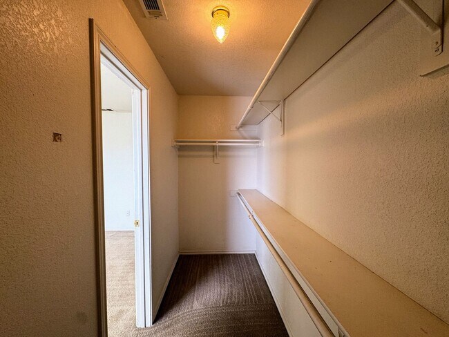 Building Photo - 5102 Lauren Lea Dr