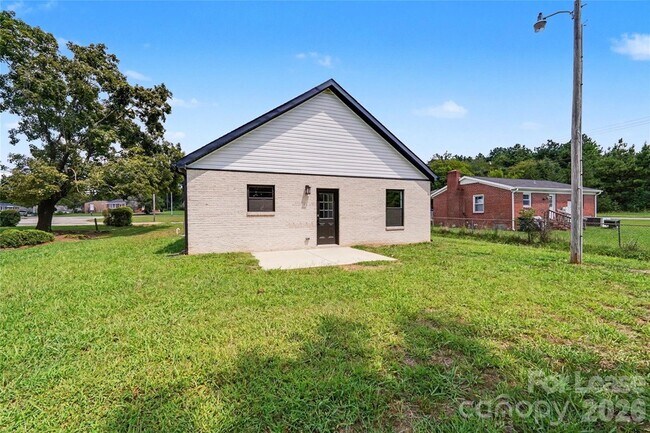 Building Photo - 1709 College Plaza Blvd