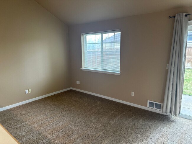 Building Photo - nov208