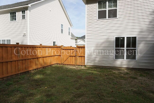 Building Photo - 9343 Cassadine Ct