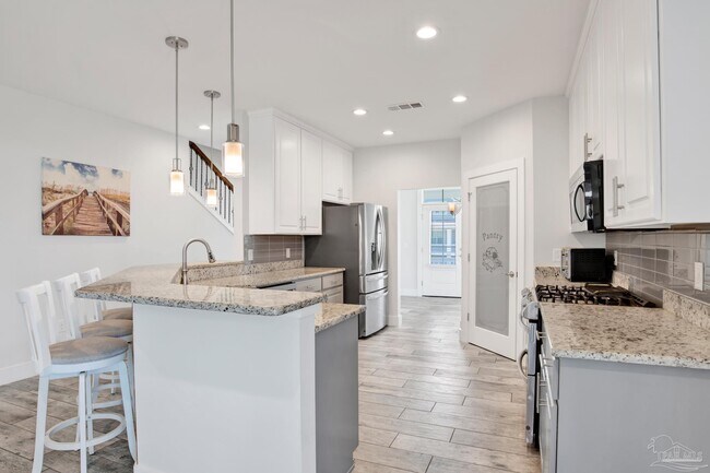 Building Photo - 16262 Tarpon Dr